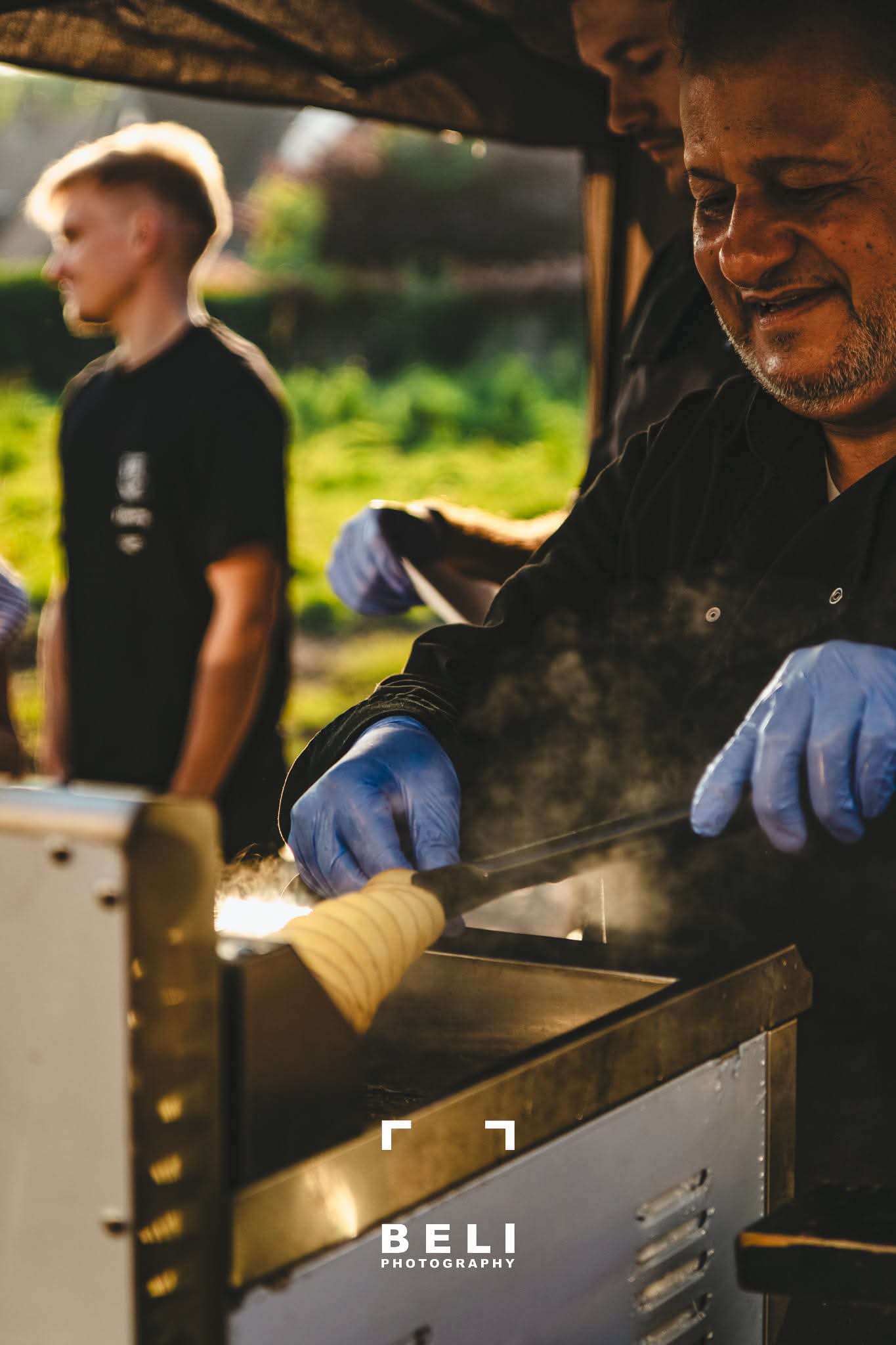 Robin in actie op de grill